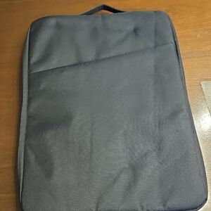 Black Padded Tablet or Laptop Sleeve 17 X 12 Brand New size wasnt correct.